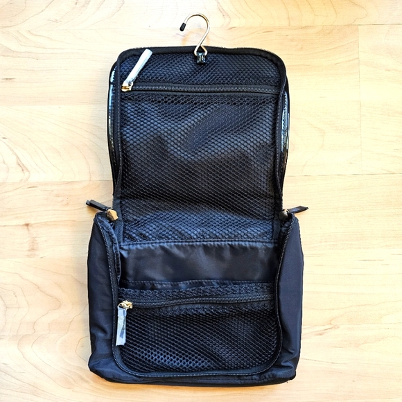 NWOT Victoria's Secret Travel Organizer with Hanger - Picture 3 of 3